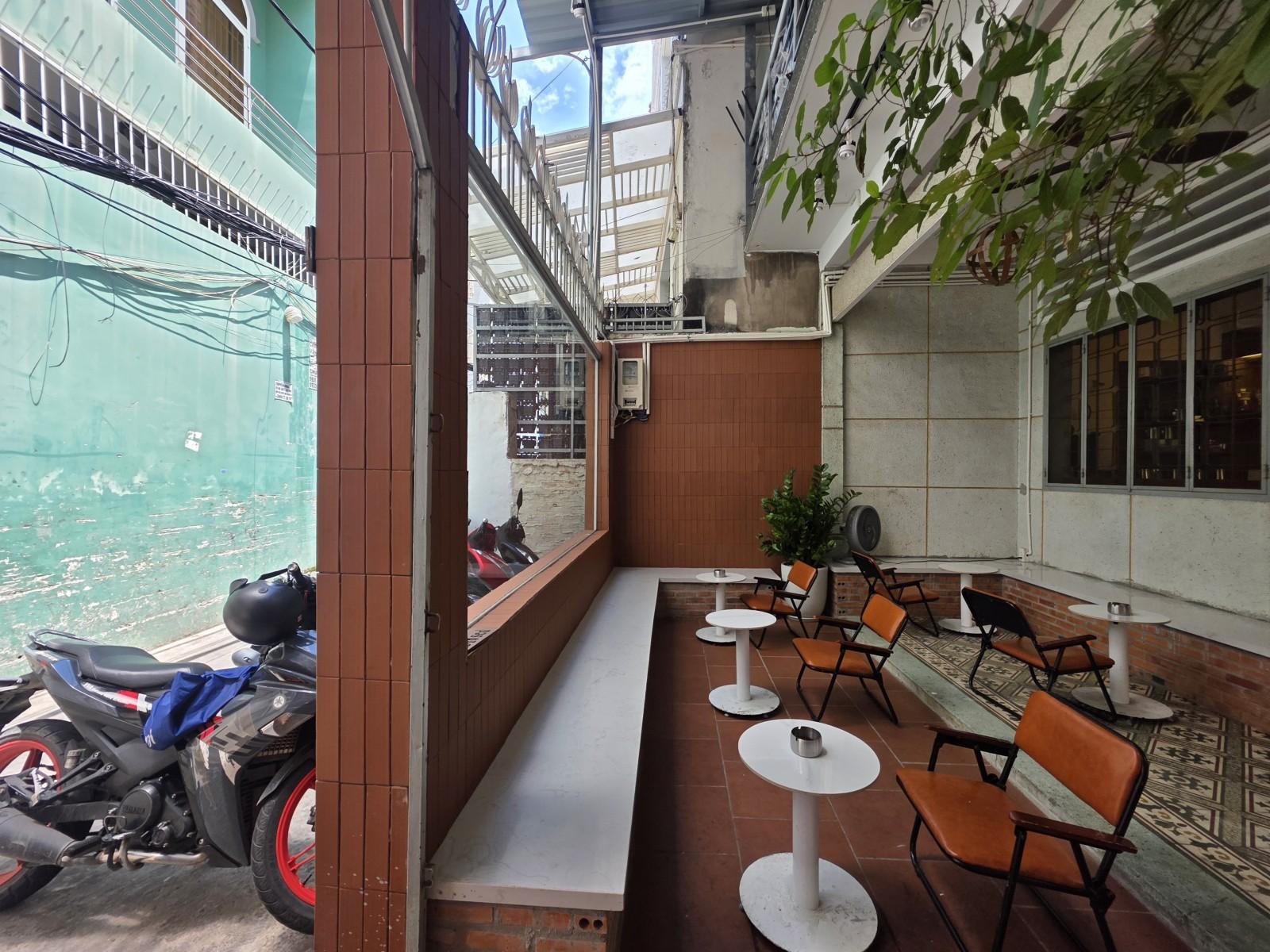 15.3, Bà Lê Chân, Quận 1
