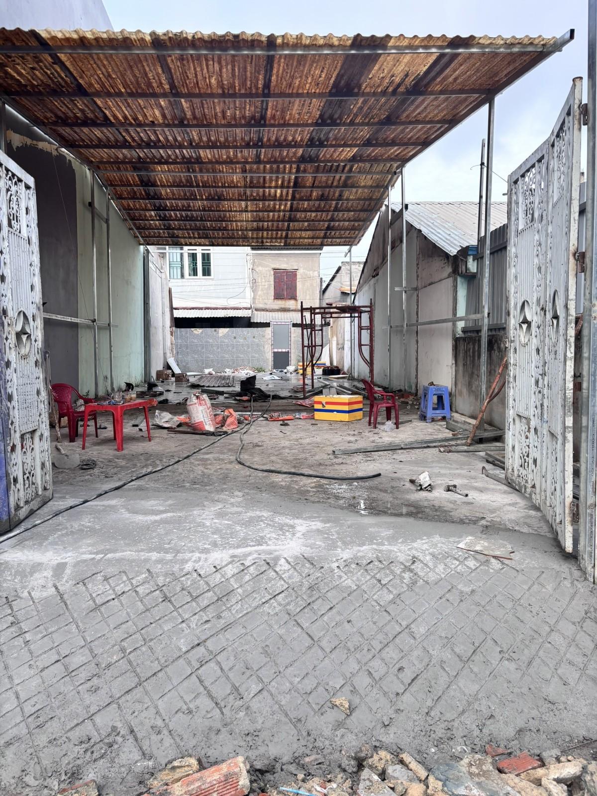 XXX, Quốc lộ 1A, Quận 12
